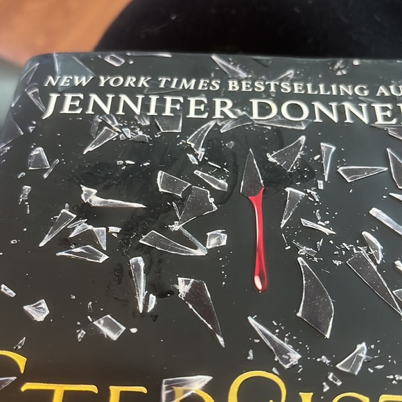 Jennifer Donnelly book - Picture 6 of 6